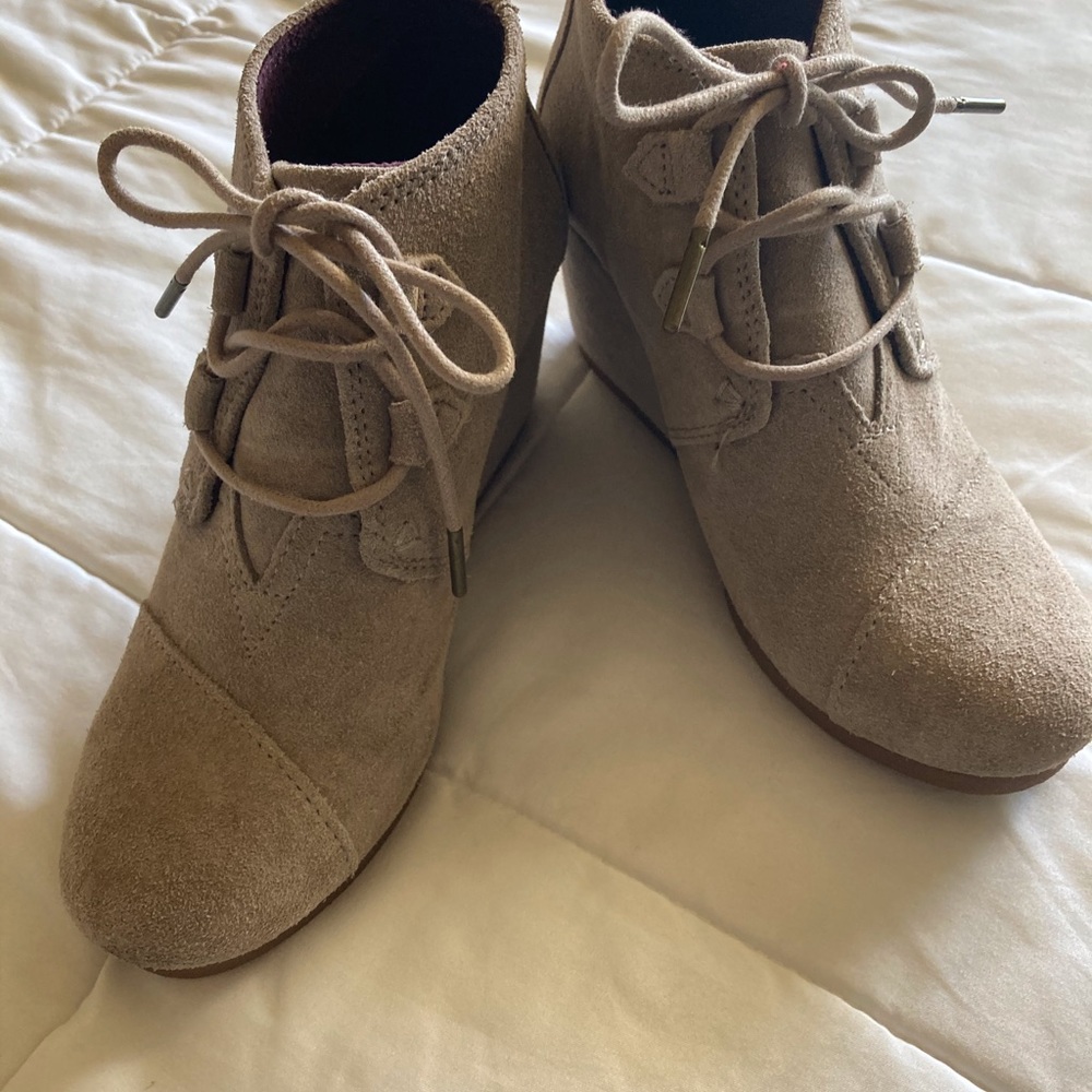Tom’s Booties